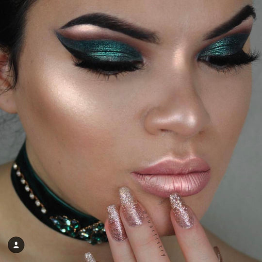 Green Pigment Powder | Abstract Loose Pigment | Her Mannerisms